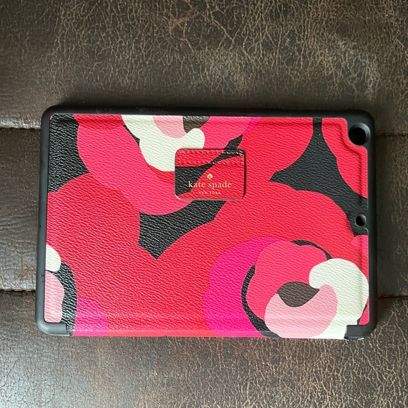 3 for $30. Kate Spade iPad case - Picture 2 of 5